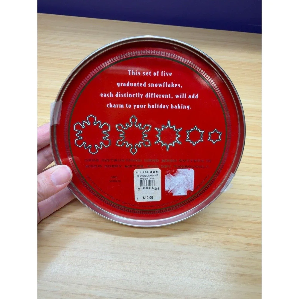 Williams Sonoma Snowflake Cookie Cutters Set of 5 in Holiday Tin